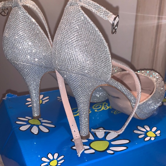 Silver glittery heels - Picture 7 of 8